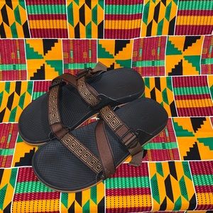 Chaco Lowdown slides